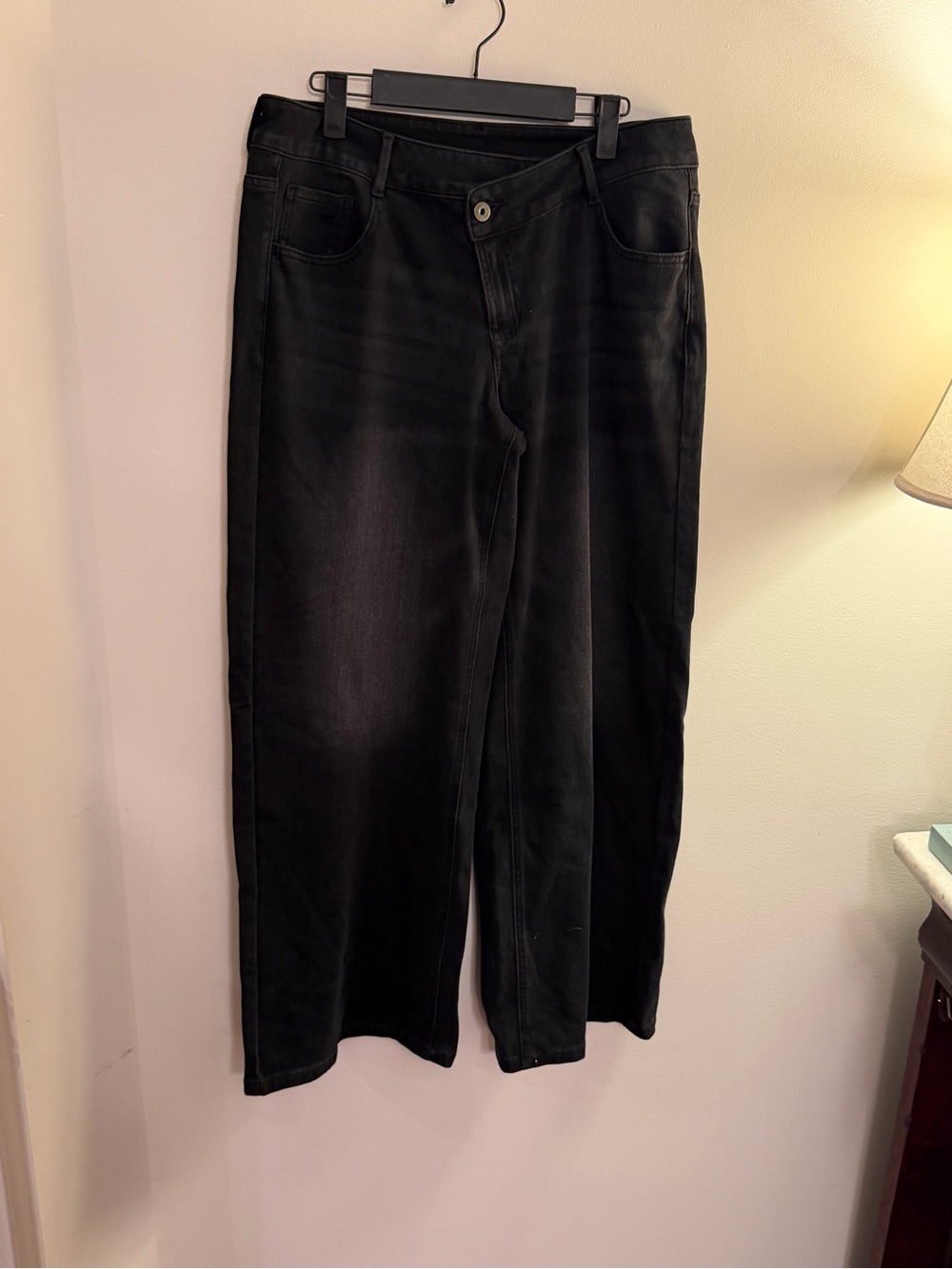 325. NWT Halara Flex Denim size Medium Black Denim Wide Leg